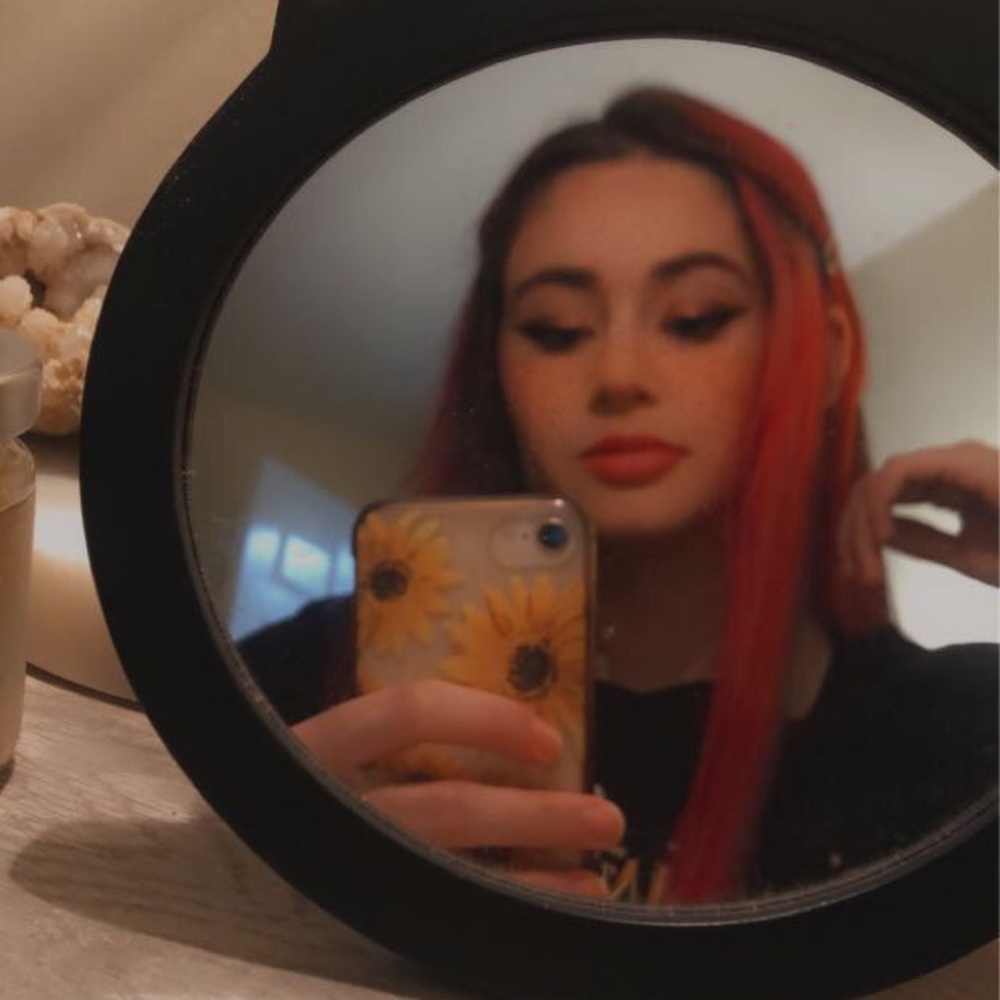 Meet Your Posher, Alexia